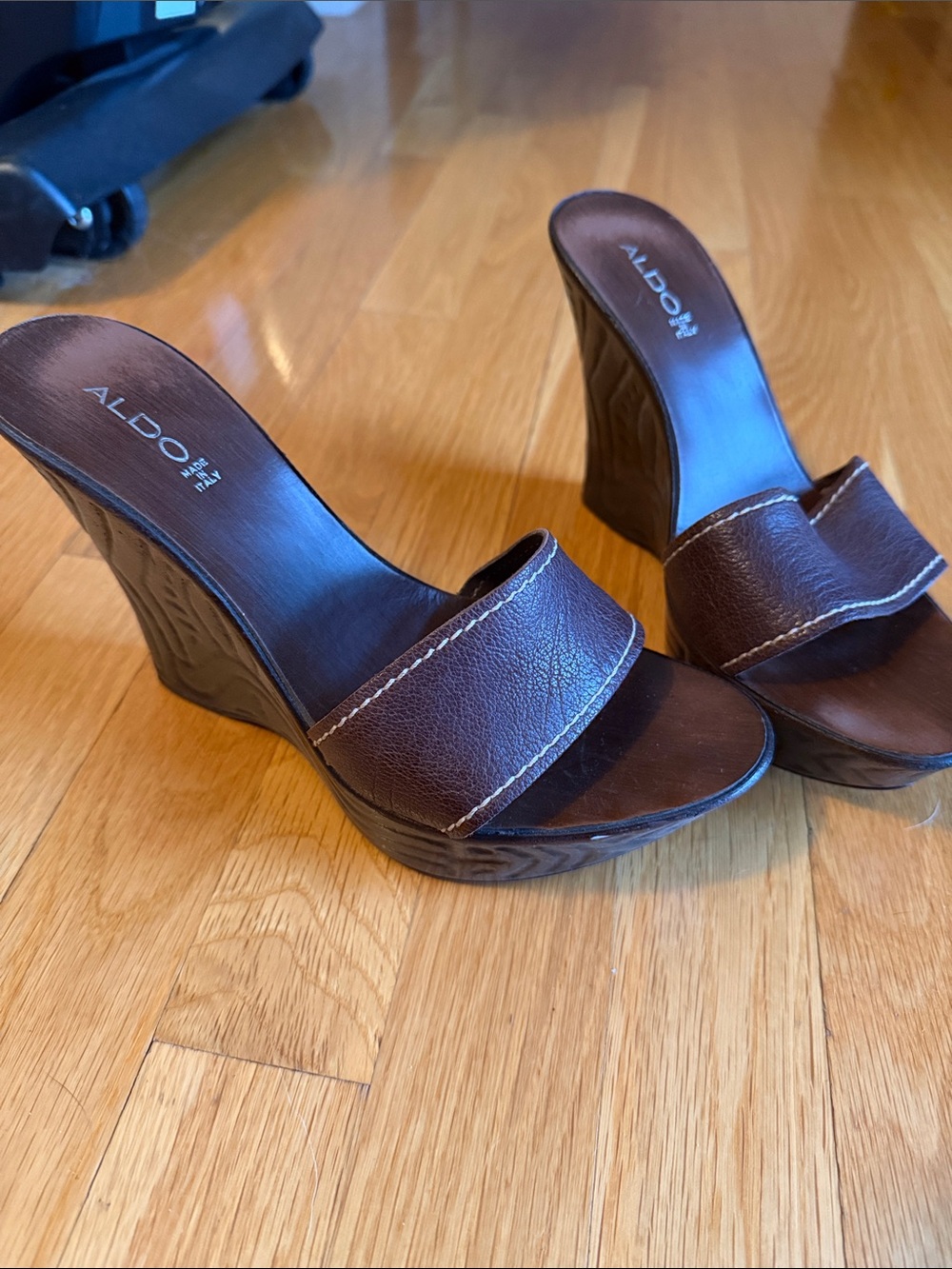 ALDO Brown Leather Single-Strap Wedge Slides